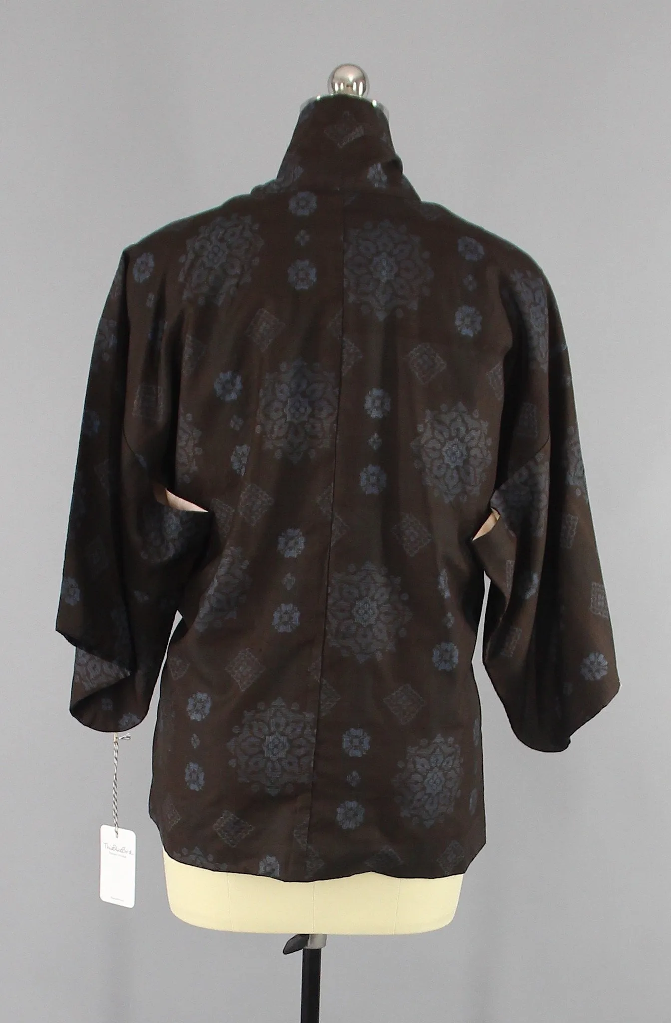 1940s Vintage Silk Kimono Jacket Cardigan / Dochugi Coat / Black Blue Ikat