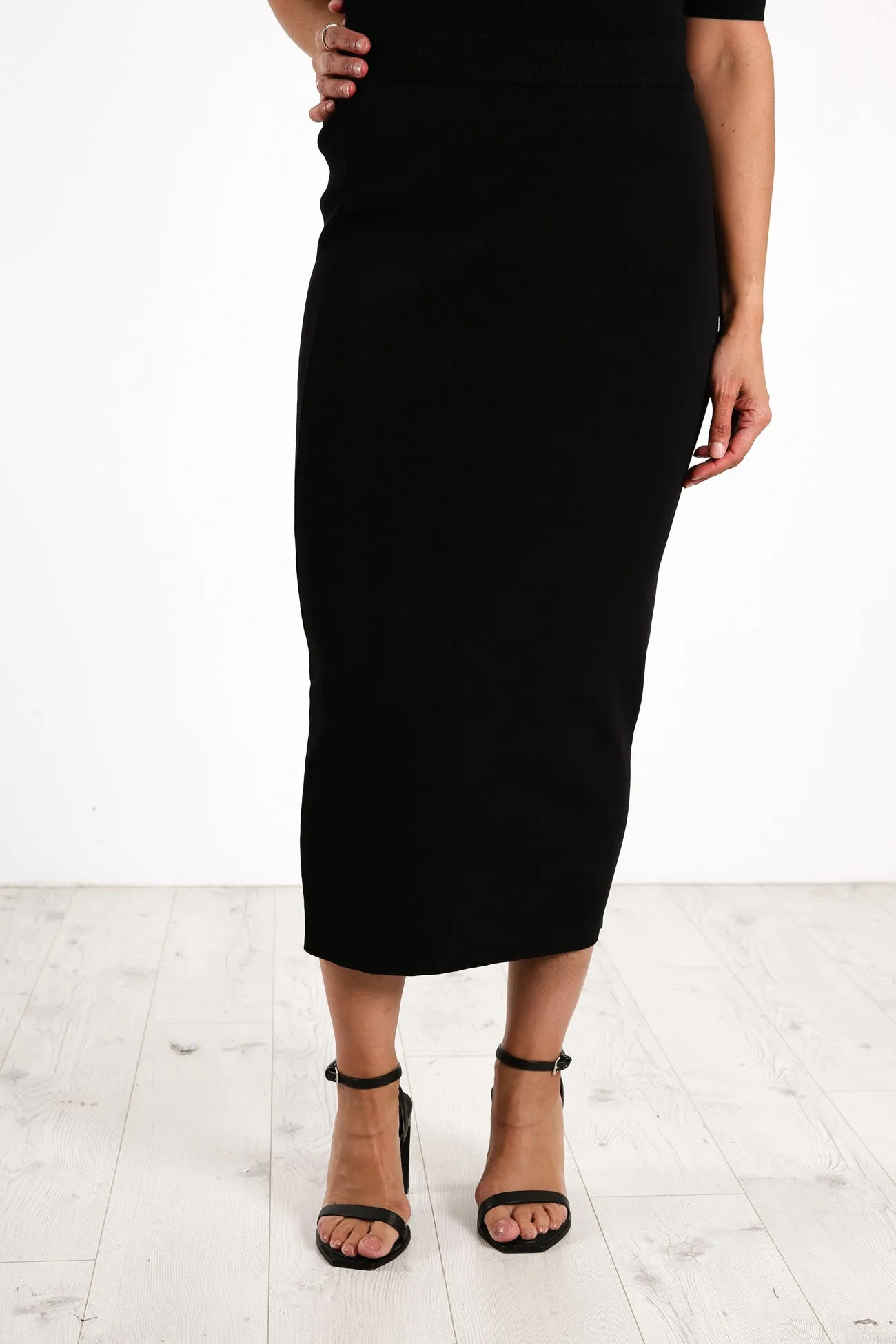 Borderline Skirt Black