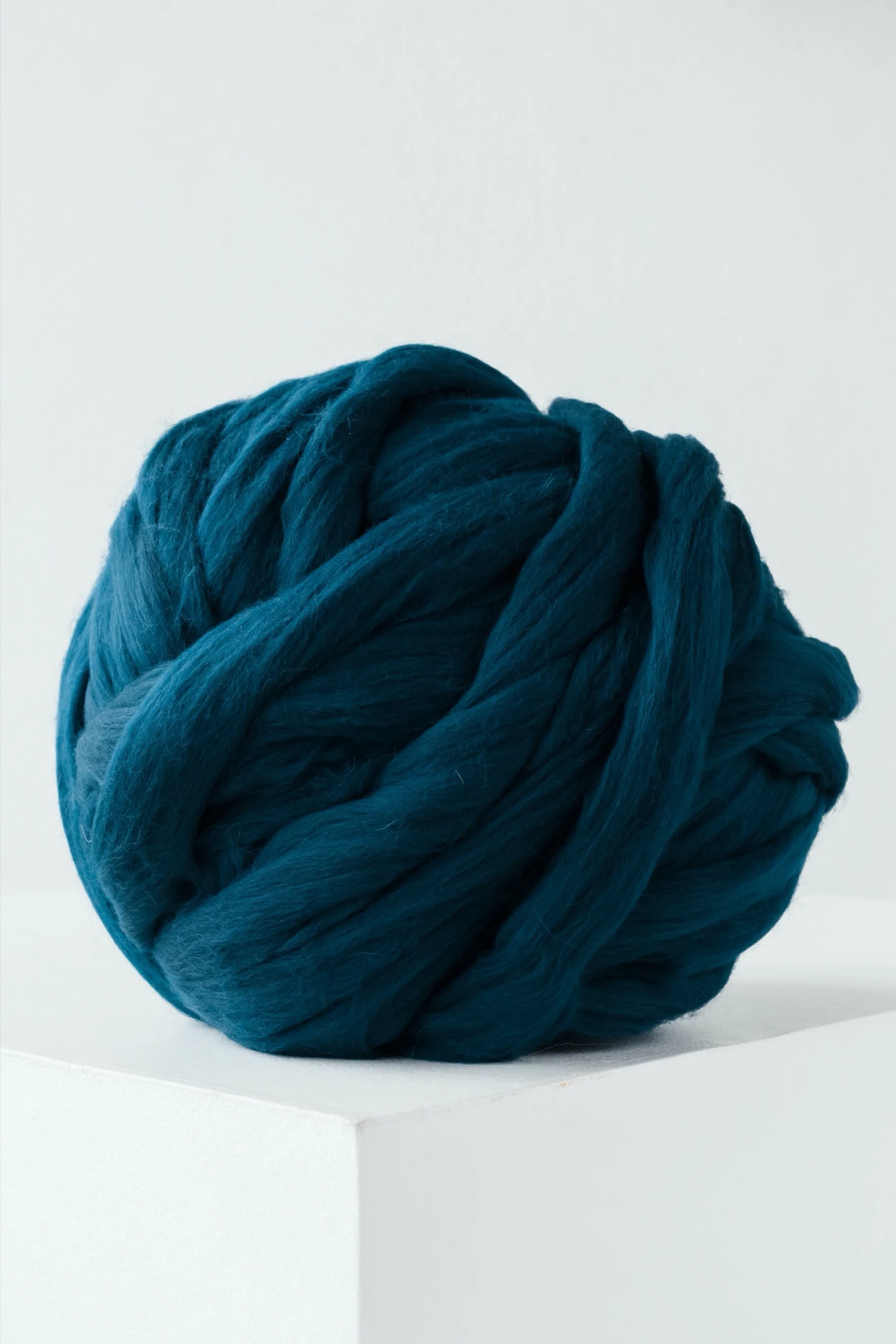 Chunky knit yarn bulk 10 lb (4.6 kg)