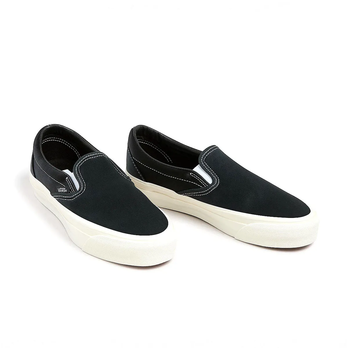 Slip-on 98 'Satin Jet Black'