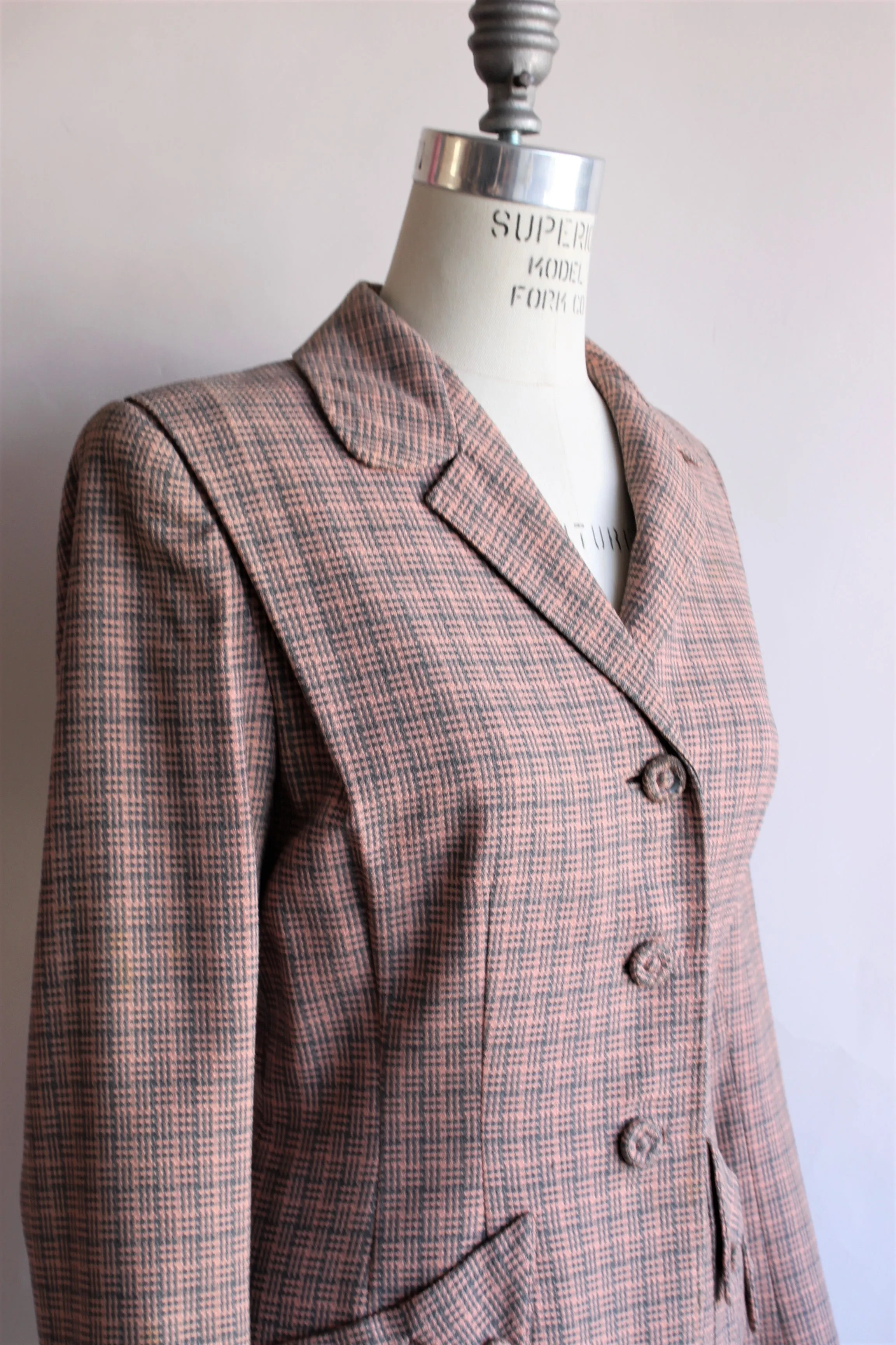 Vintage 1950s Gray and Pink Jacket With Pink Lining By Friedmont