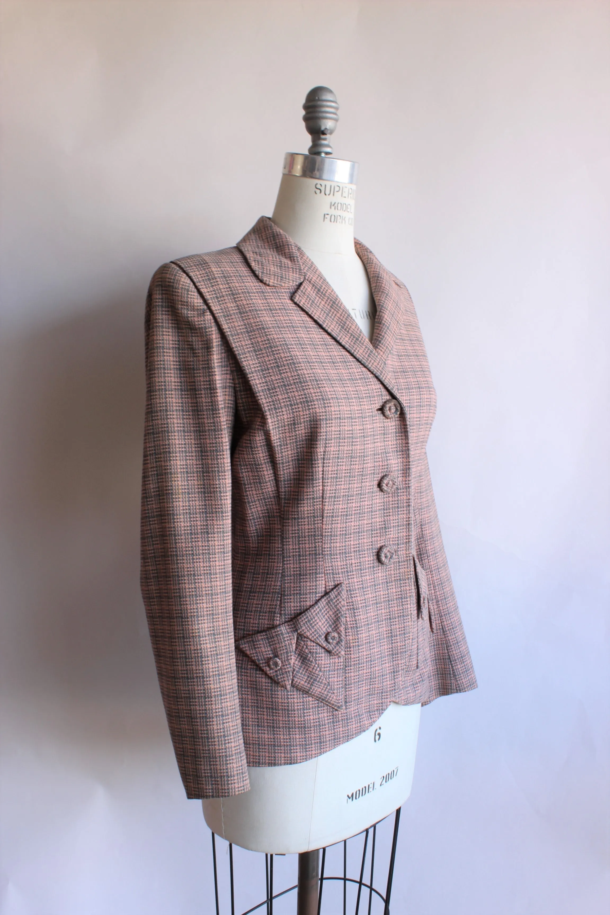 Vintage 1950s Gray and Pink Jacket With Pink Lining By Friedmont