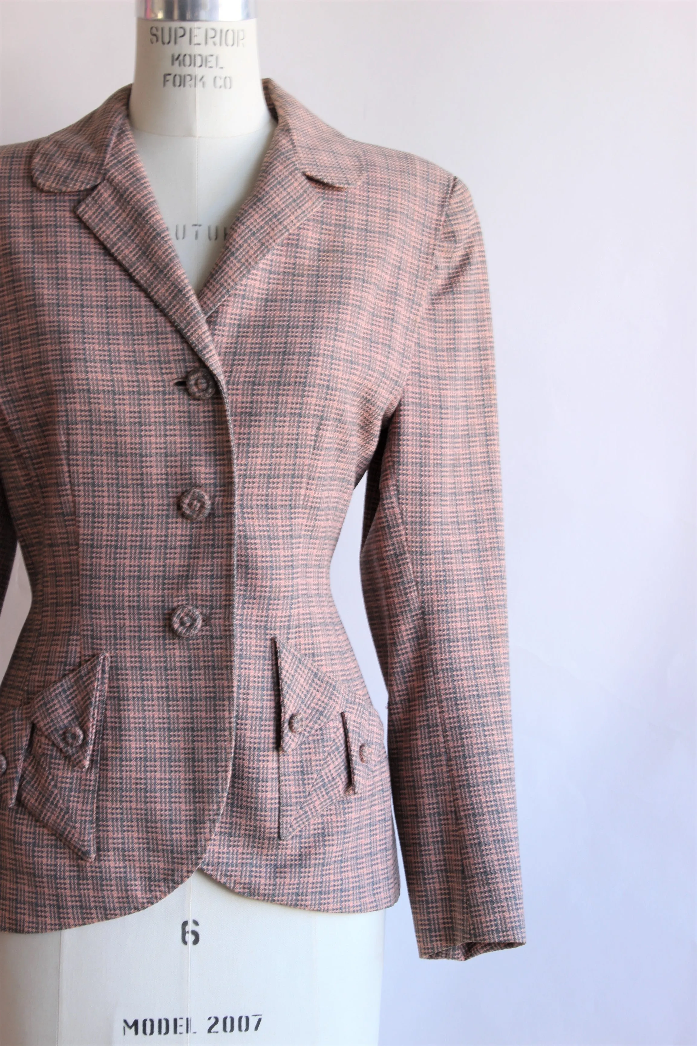 Vintage 1950s Gray and Pink Jacket With Pink Lining By Friedmont