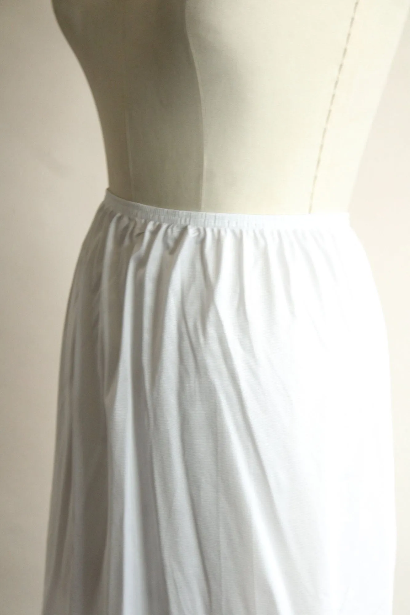 Vintage 1990s Vanity Fair White Nylon Half Slip With Lace Trim