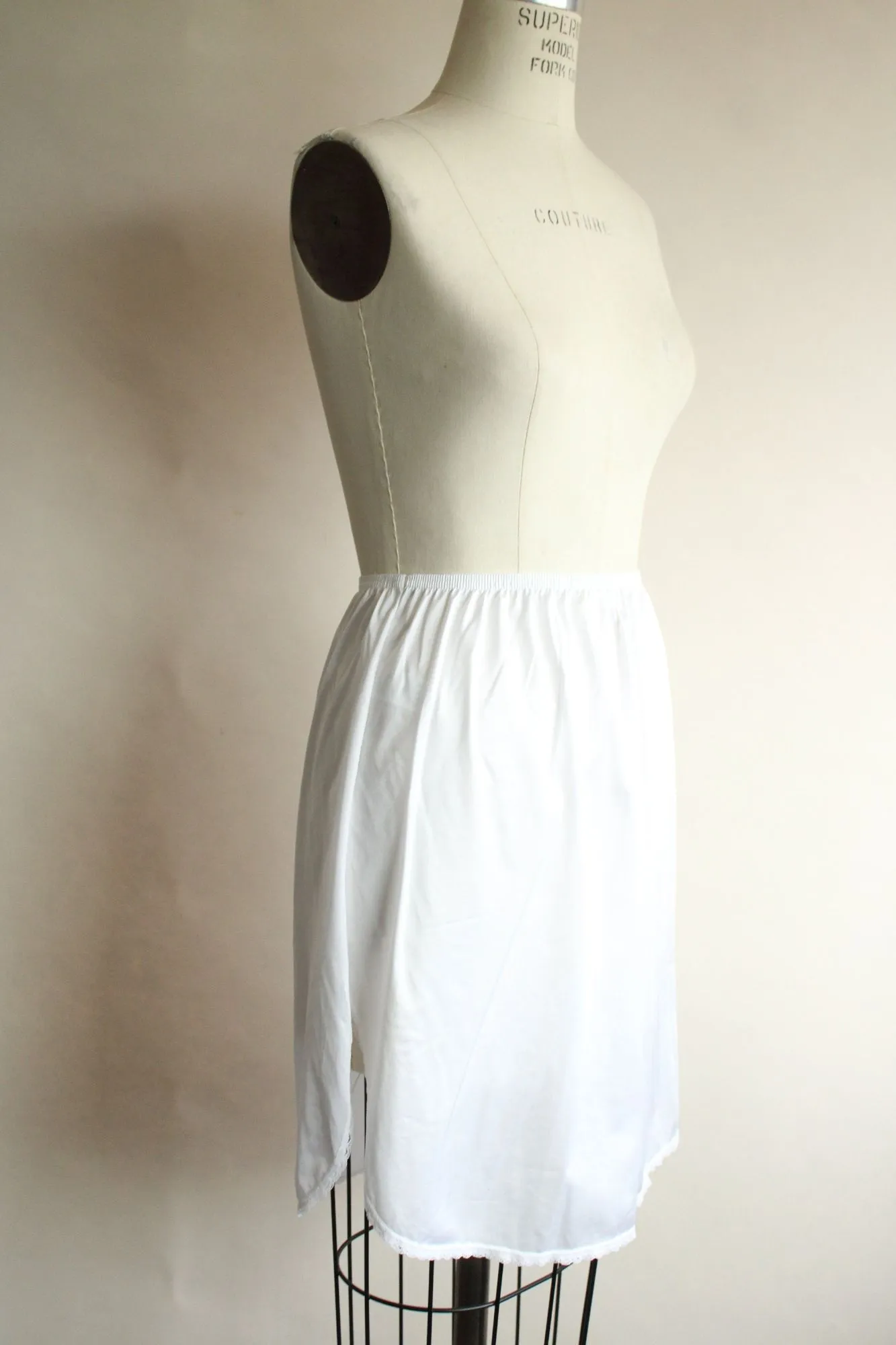 Vintage 1990s Vanity Fair White Nylon Half Slip With Lace Trim